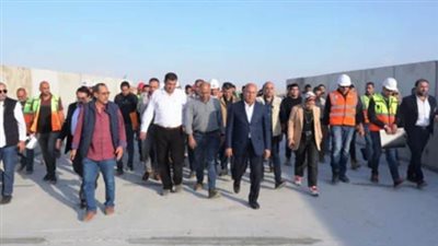كامل الوزير يتفقد مواقع العمل بالخط الأول من شبكة القطار الكهربائى السريع (صور)