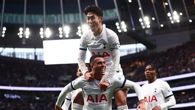 بنفس الديك.. نادي توتنهام يجري تعديلا على شعاره التاريخي