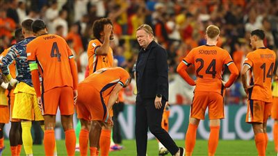 استبعاد فان دايك ودي يونج من معسكر منتخب هولندا قبل مواجهة دوري الأمم