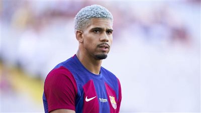 برشلونة يستعيد رونالد أراوخو بعد غيابه الطويل