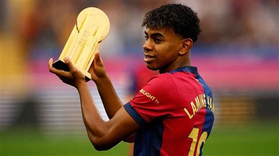 رسميا.. لامين يامال يتوج بجائزة الفتى الذهبي 2024