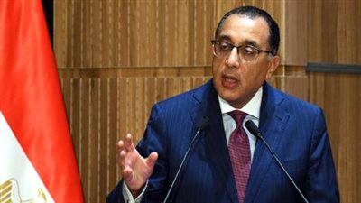 مدبولي يبدأ جولته بتفقد مستشفى أم المصريين