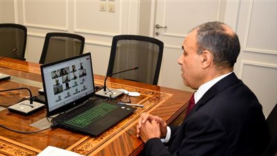 وزير الخارجية والهجرة يعقد لقاءً افتراضيًا مع الجالية المصرية في سلطنة عمان