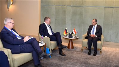 وزير الخارجية والهجرة يلتقي مع وزير الدولة الألماني للشئون الخارجية