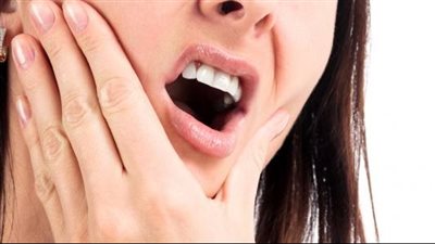 علاج ألم ضرس العقل الملتهب بالمنزل.. 6 حيل بسيطة لتسكين الآلام