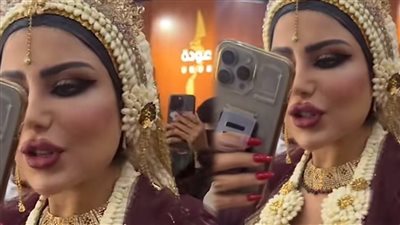 حليمة بولند تبهر جمهورها بالزي الجازاني