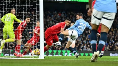 مانشستر سيتي يستعيد توازنه في الدوري الإنجليزي بفوز عريض على نوتينجهام