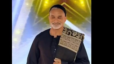 مباشرة من ستوديوهات MBC1.. باسم يوسف بالجلابية الصعيدي (فيديو)