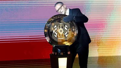 شاهد.. الظهور الأول لمجسم كأس العالم للأندية الجديد (صور)