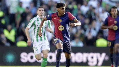 برشلونة يتعثر مجددا أمام بيتيس ويمنح الفرصة لريال مدريد