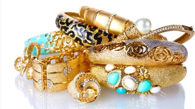  سعر الذهب عيار 21 الأكثر تداولًا ومبيعًا في مصر بداية تعاملات اليوم الإثنين 9 ديسمبر 2024