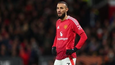 مزراوي يمنع لاعبي مانشستر يونايتد من ارتداء سترات دعم المثليين