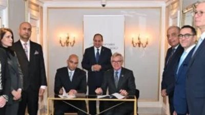 الرئيس عبدالفتاح السيسى يشهد توقيع عقد مشروع بين 
