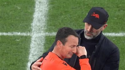 لماذا انهار حكم مباراة أستون فيلا ولايبزيج بالبكاء؟