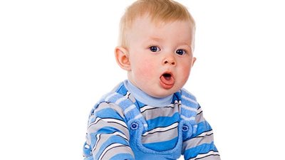 أدوية السعال للأطفال.. تحذيرات مهمة تعرفي عليها