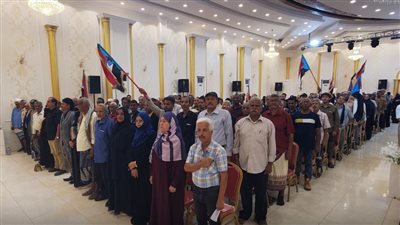 فريق المتابعة والتقييم السياسي بالعاصمة عدن يعقد لقاءً موسعًا مع القيادات المحلية لتعزيز اللحمة الوطنية (صور)