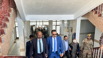 فريق التواصل وتعزيز الوعي السياسي بمحافظة شبوة يلتقي أعضاء السلطة المحلية في المحافظة (صور)