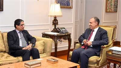 وزير الخارجية والهجرة يلتقي بوكيل وزارة خارجية بنجلاديش