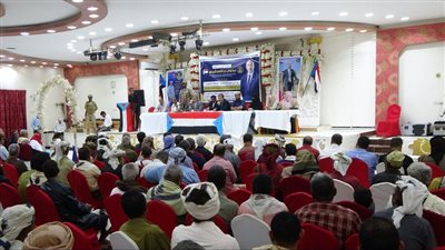 فريق التواصل وتعزيز الوعي السياسي يعقد لقاءًا موسعًا في مديرية خنفر بمحافظة أبين (صور)