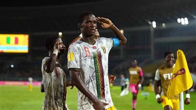 رسميا.. برشلونة يعلن تعاقده مع 