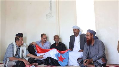 فريق التواصل وتعزيز الوعي السياسي للانتقالي الجنوبي باليمن يزور المناضل عامر حربي شريه بالمهرة 