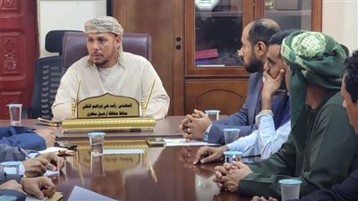فريق التواصل وتعزيز الوعي السياسي بجنوب اليمن يزور محافظ سقطرى لبحث جهود التنمية (صور)