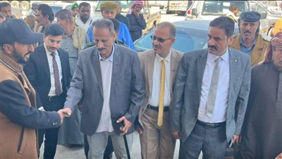 المهرة.. فريق التواصل وتعزيز الوعي السياسي يزور منفذ شحن البري ويطلع على سير عمل المنفذ (صور)