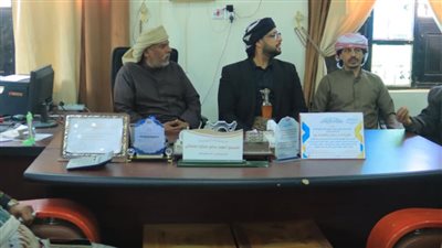 فريق التواصل وتعزيز الوعي السياسي يلتقي مدير عام مديرية رماه بصحراء حضرموت