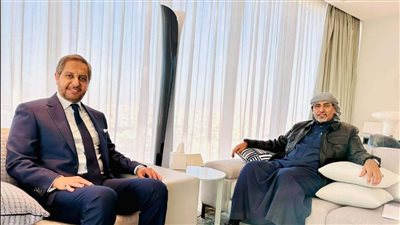  الزُبيدي يشيد بالدور الإنساني الكبير الذي تقدمه 