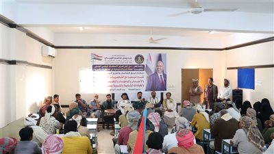 تفاصيل لقاء فريق التواصل وتعزيز الوعي السياسي مع مشايخ وممثلي الشباب والمرأة في المسيلة بمحافظة المهرة