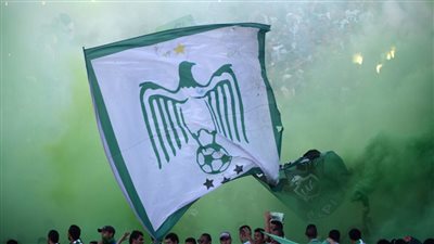 الرجاء المغربي يقترب من التوقيع مع مدرب غريمه السابق