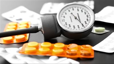 أفضل وقت لتناول أدوية ضغط الدم.. الصباح أم الليل؟