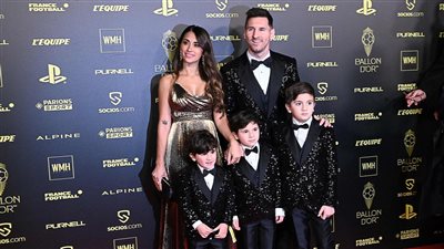 ميسي رئيسًا لـ مشروع ضخم في إسبانيا.. وزوجته نائبًا له