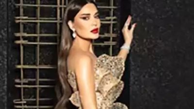  باللون الببج بقصة الكب ومطرز من أعلى.. صور لإطلالة سيرين عبد النور.. فستان جريء وجذاب