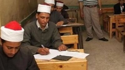 طلاب النقل بالثانوى الأزهرى يؤدون امتحانات التاريخ والكيمياء والتفسير