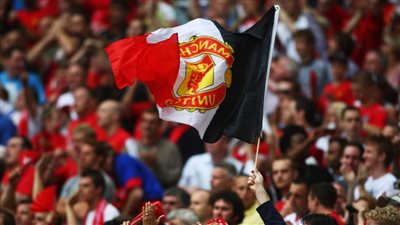 تحالف تاريخي نادر بين جماهير ليفربول ومانشستر يونايتد من أجل 