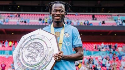 الإعارة السادسة.. مدافع مانشستر سيتي ينتقل إلى بريمن الألماني