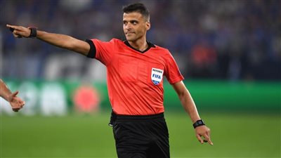 طرد ميسي.. الحكم المثير للجدل يدير نهائي السوبر الإسباني في جدة