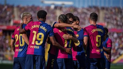 بسبب الأزمة المالية.. برشلونة يستهدف ضم 