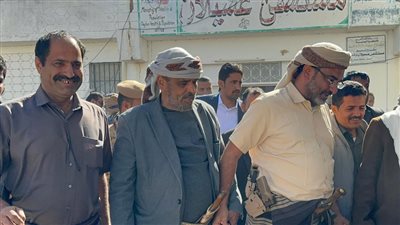 شبوة.. فريق التواصل وتعزيز الوعي السياسي يطلع على الخدمات التي يقدمها مستشفى عسيلان لأبناء المديرية (صور)