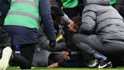 بعد سقوطه المروع.. توتنهام يكشف الحالة الصحية للاعبه بينتانكور في بيان رسمي