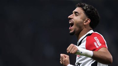 قبل خطوة مانشستر سيتي.. عمر مرموش يسجل رقمًا قياسيًا جديدًا في الدوري الألماني