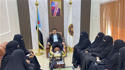 رئيس تنفيذية انتقالي محافظة المهرة يلتقي أعضاء جمعية مراسيل الخير النسائية بالمحافظة