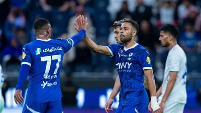 الهلال يسحق الفتح بتسعة أهداف ويقتنص صدارة الدوري السعودي