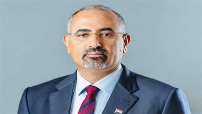  الزُبيدي يُعزَّي في وفاة رئيس لجنة الشهداء والجرحى بالجمعية الوطنية المناضل علي بن جعرة