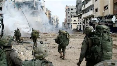 الجيش الإسرائيلي يضرب البنى التحتية فوق غزة وتحتها