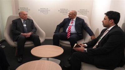 مراقبون عن مشاركة الزبيدي المنتدى الاقتصادي العالمي: ذات أهمية بالغة تعزز حضور الجنوب في المحافل الدولية 