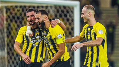 الاتحاد يحقق فوزا مثيرا على الشباب في قمة الدوري السعودي.. ويلاحق صدارة الهلال