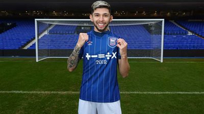 رسميا.. إبسويتش تاون يعلن يضم إنسيسو قادما من برايتون