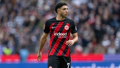 تأثير رحيل عمر مرموش على فرانكفورت.. زميله السابق يكشف الفارق